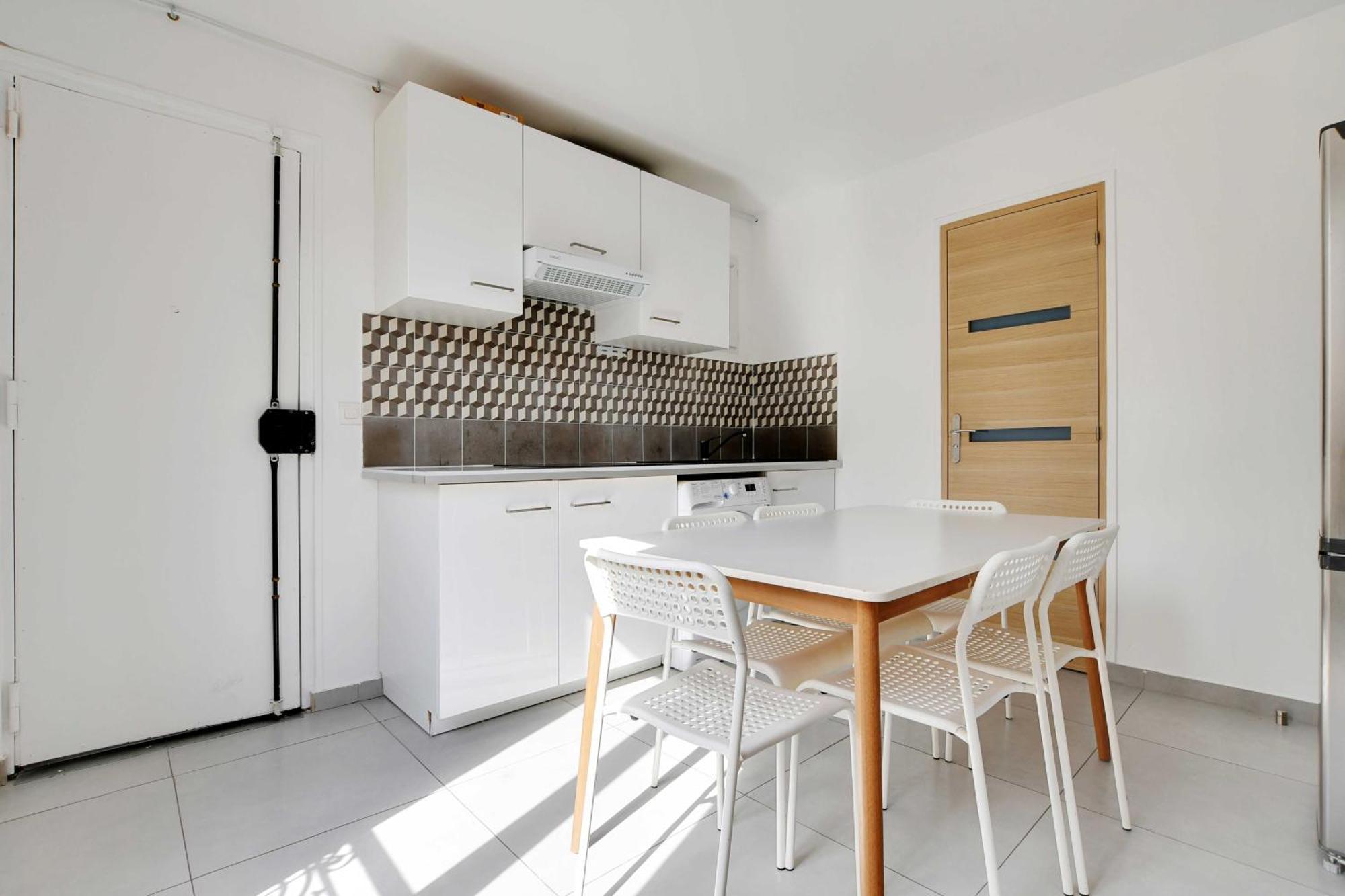 Authentic - 1br 5p - La * Paris